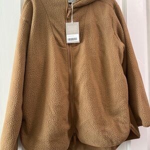 Everlane Warm Light Brown Fleece Jacket